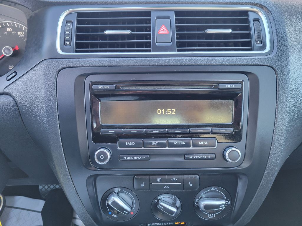 2014 Volkswagen Jetta Image 16