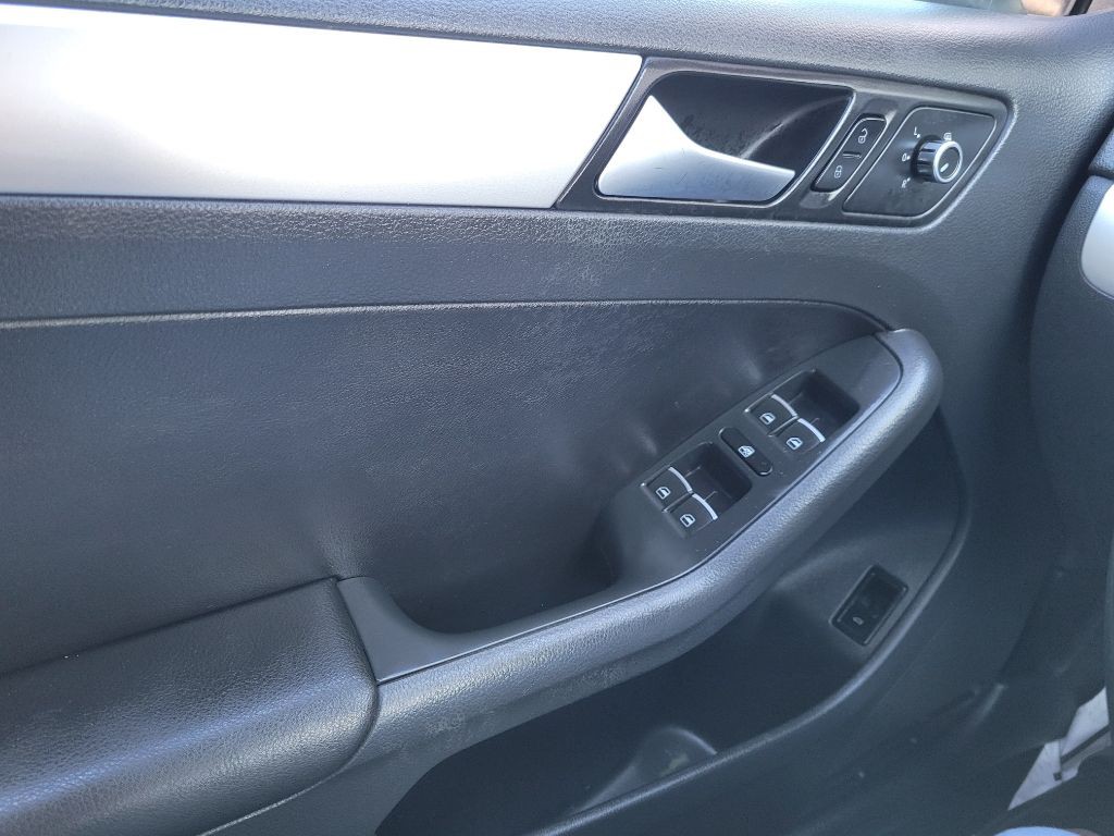 2014 Volkswagen Jetta Image 22