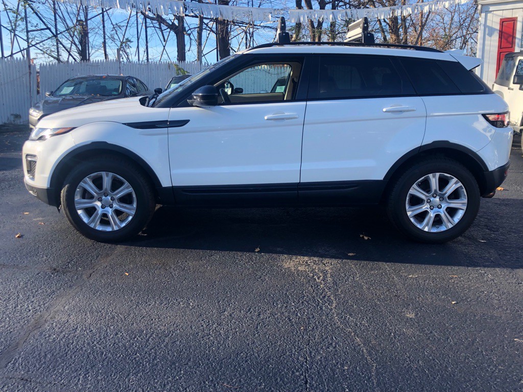 2017 Land Rover Range Rover Evoque Image 3