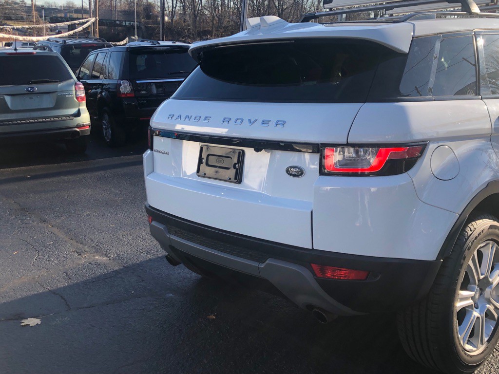 2017 Land Rover Range Rover Evoque Image 6