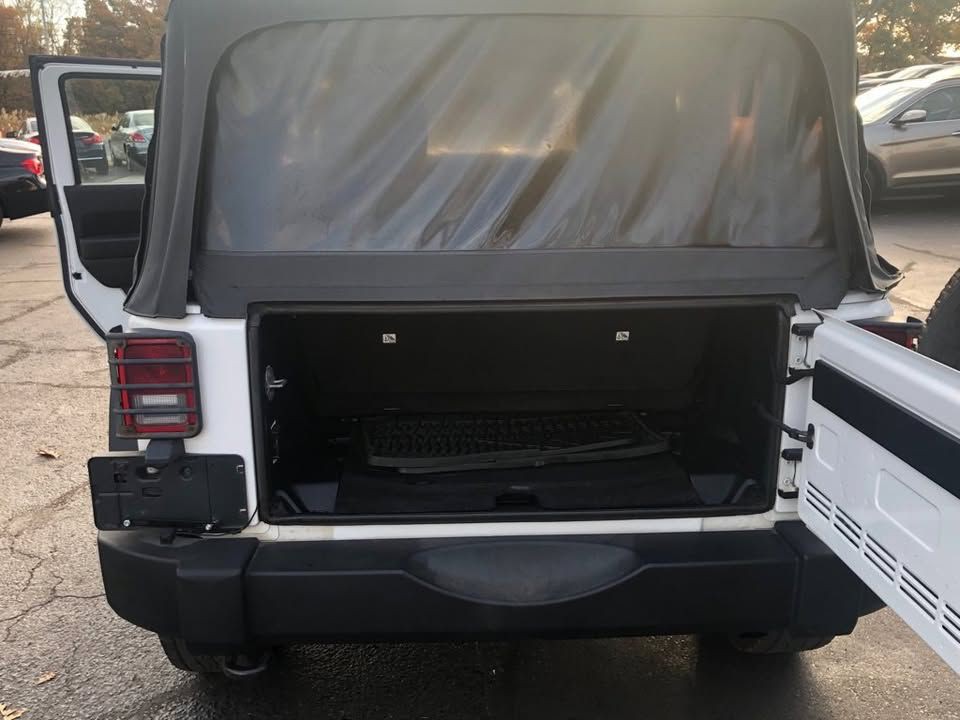 2012 Jeep Wrangler Image 6