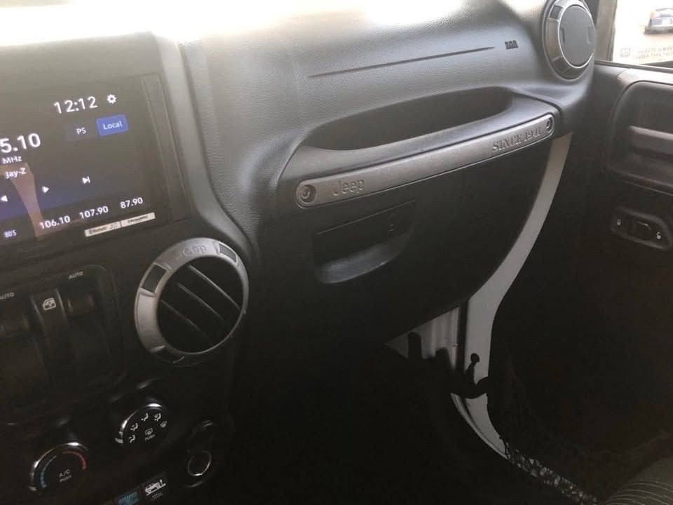 2012 Jeep Wrangler Image 9