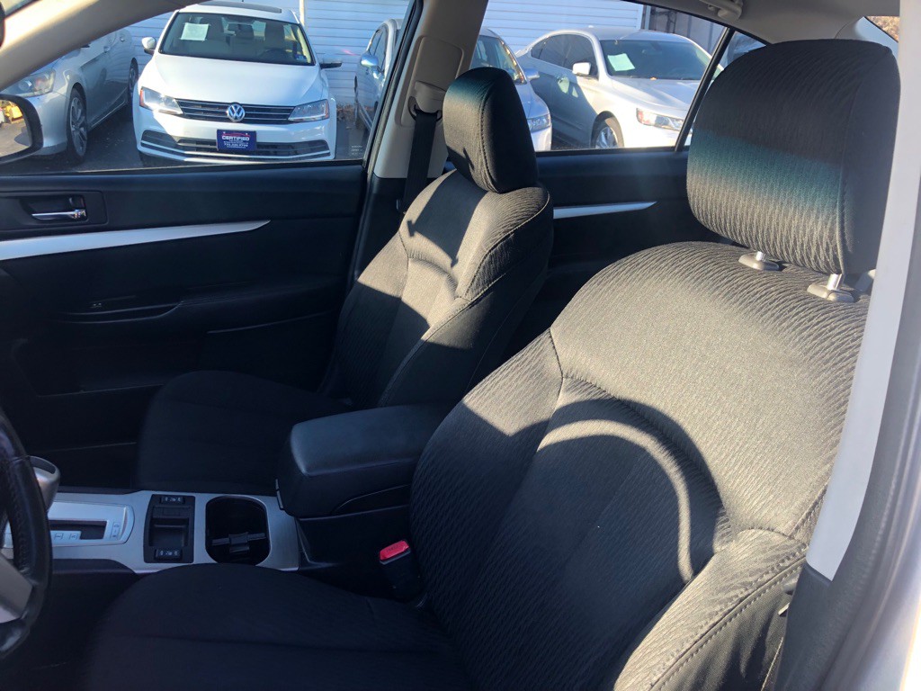 2011 Subaru Legacy Image 17