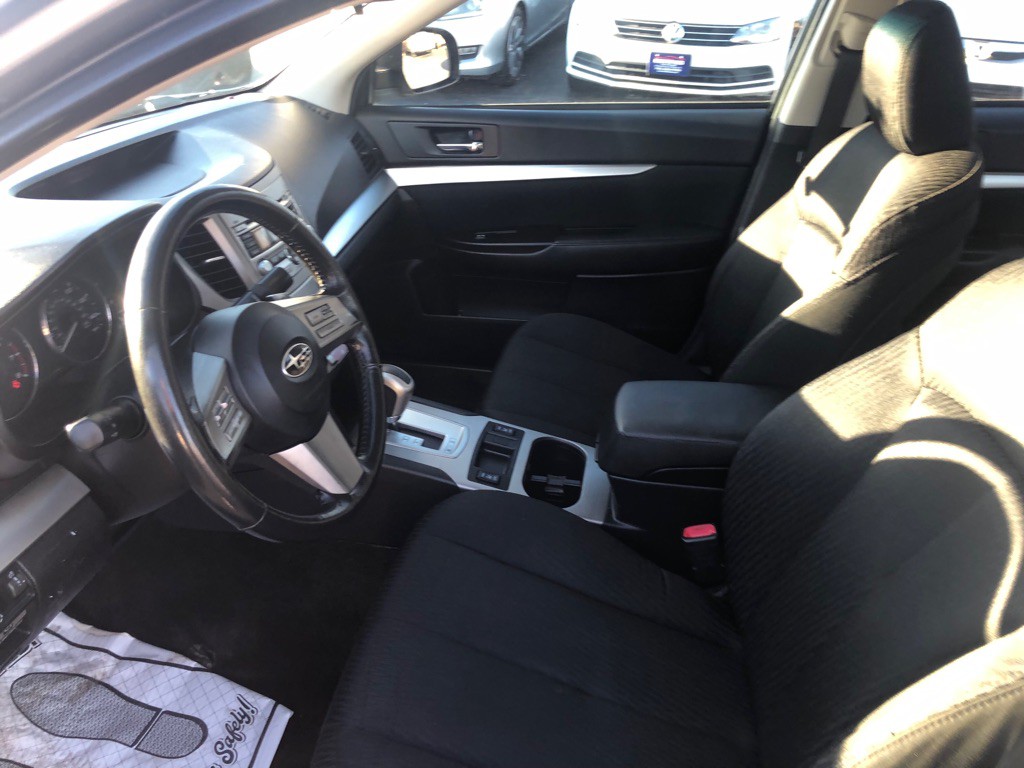 2011 Subaru Legacy Image 18