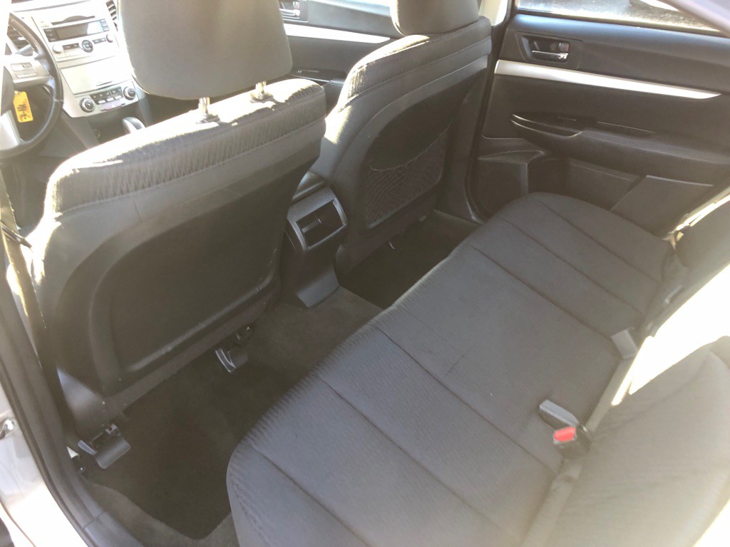 2011 Subaru Legacy Image 25