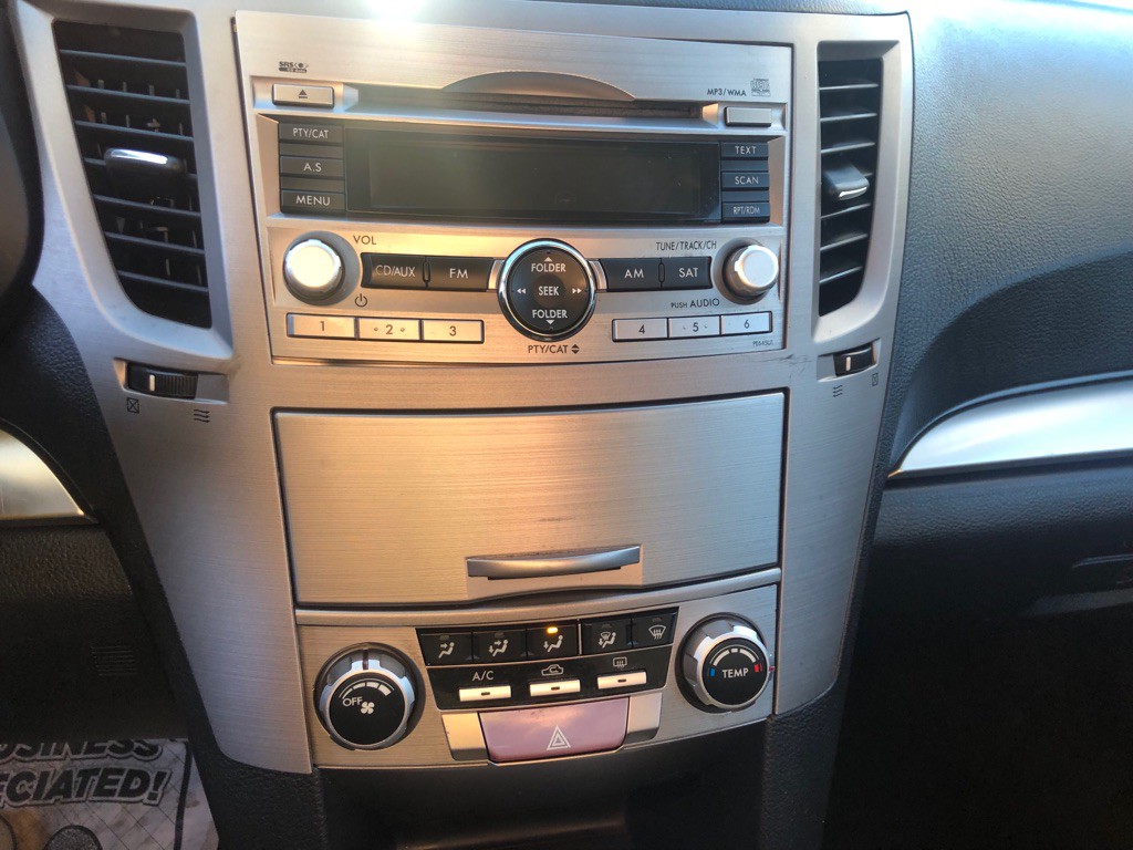 2011 Subaru Legacy Image 28