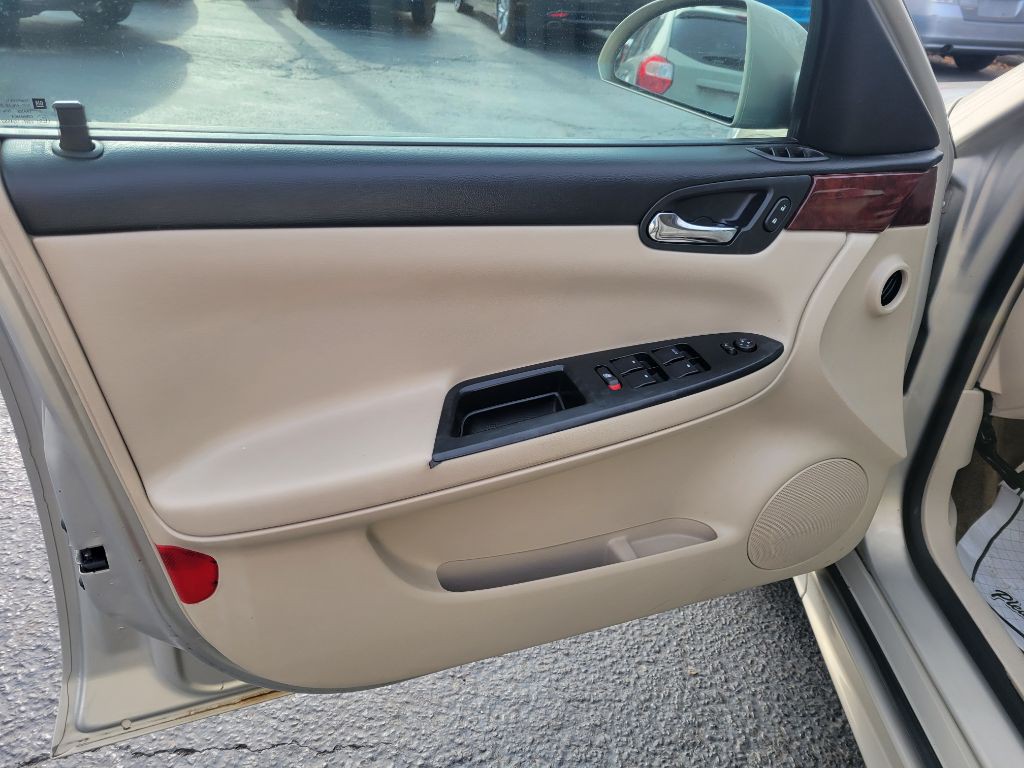 2009 Chevrolet Impala Image 12