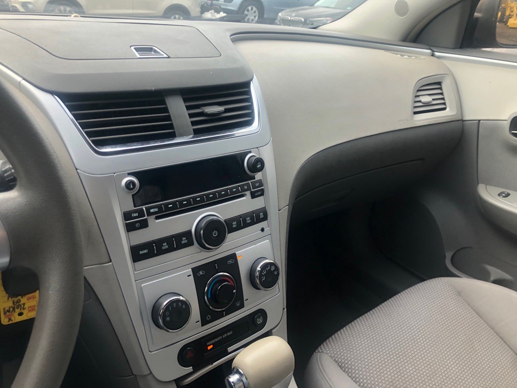 2009 Chevrolet Malibu Image 26