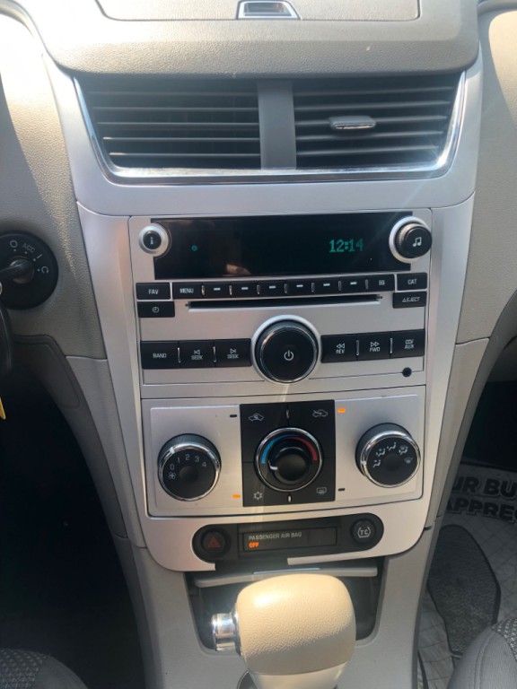 2009 Chevrolet Malibu Image 25