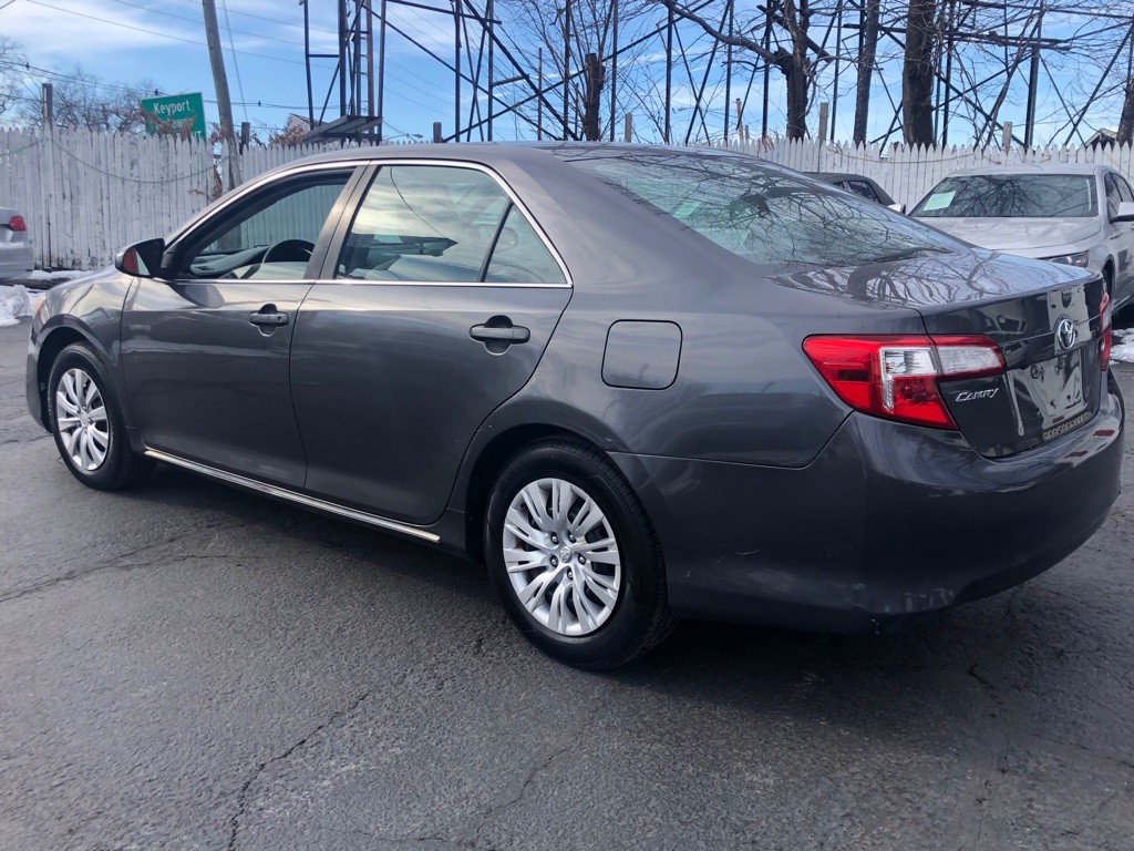 2014 Toyota Camry Image 4