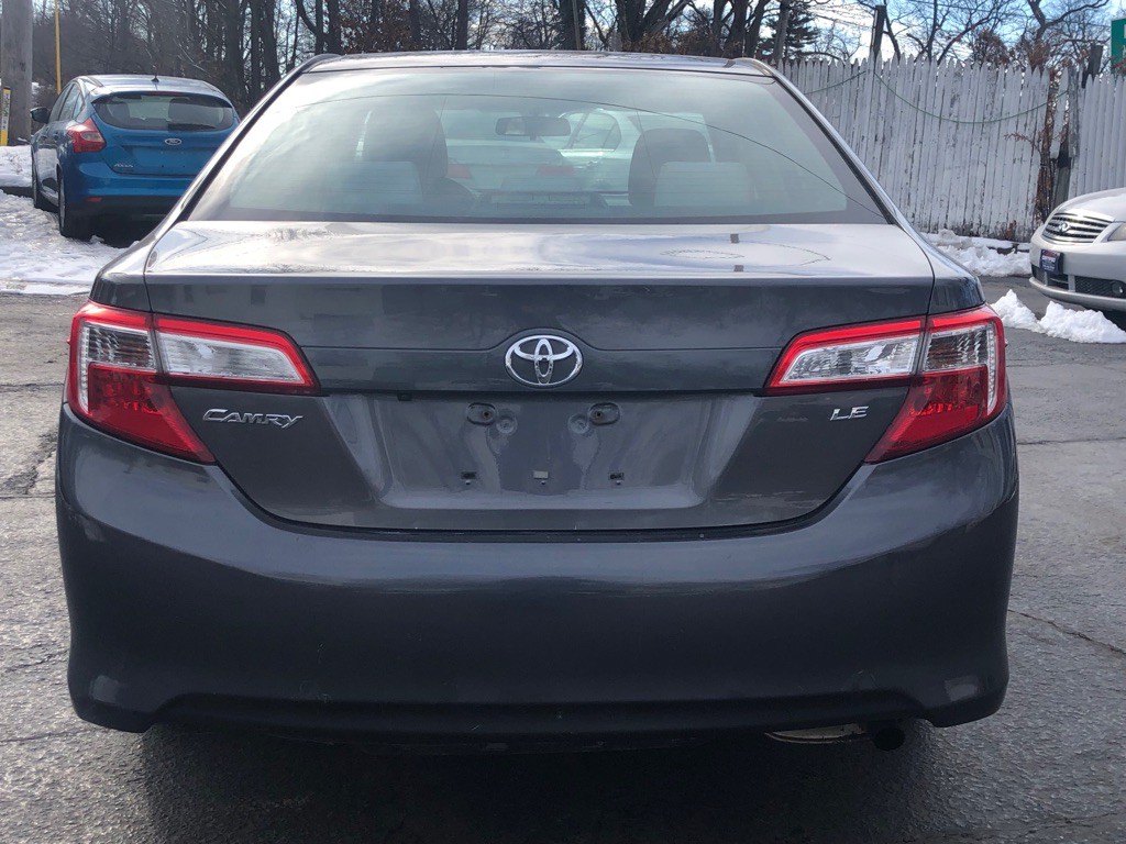 2014 Toyota Camry Image 6