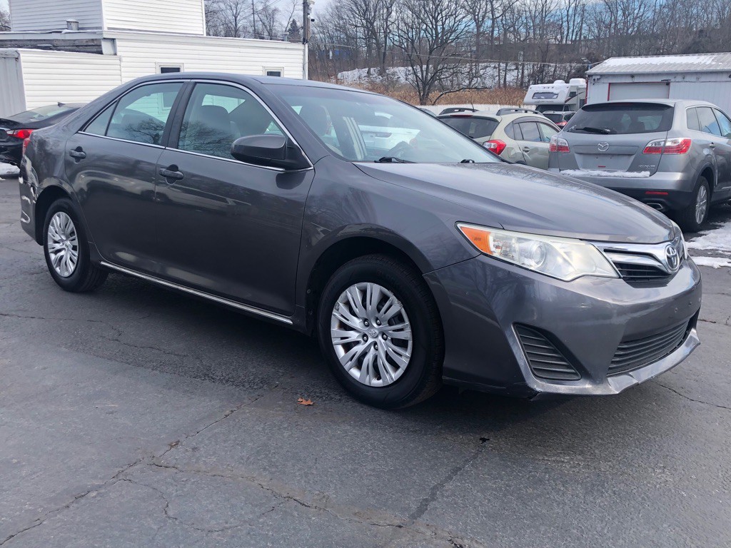 2014 Toyota Camry Image 10
