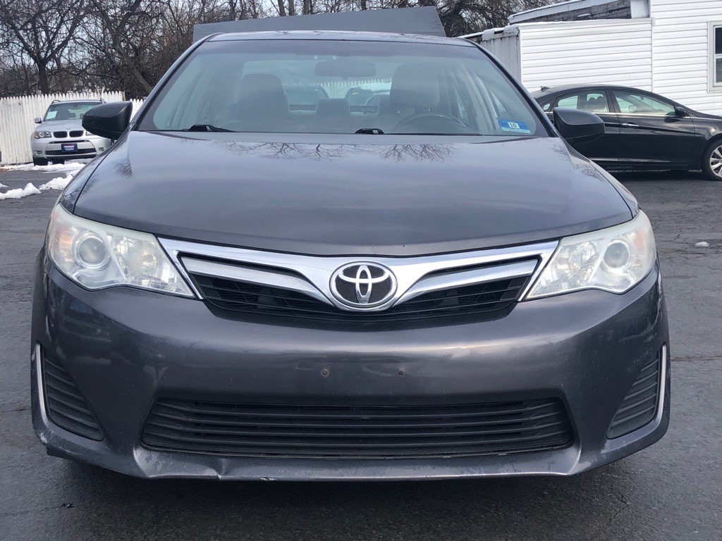 2014 Toyota Camry Image 12