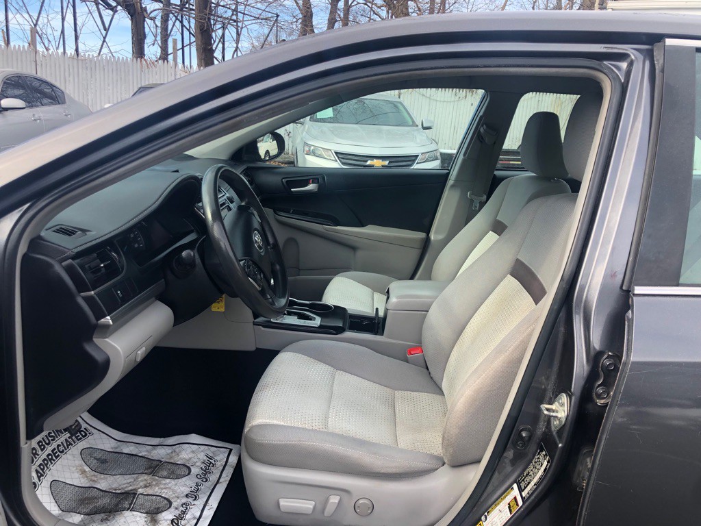 2014 Toyota Camry Image 13