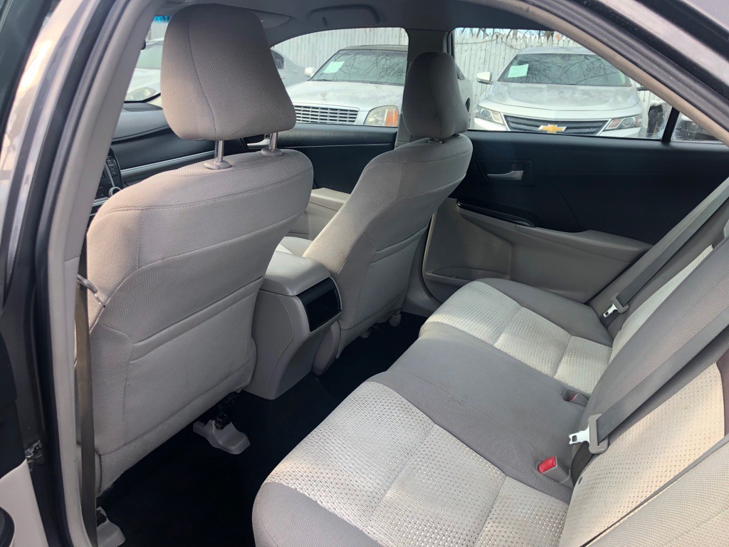 2014 Toyota Camry Image 21