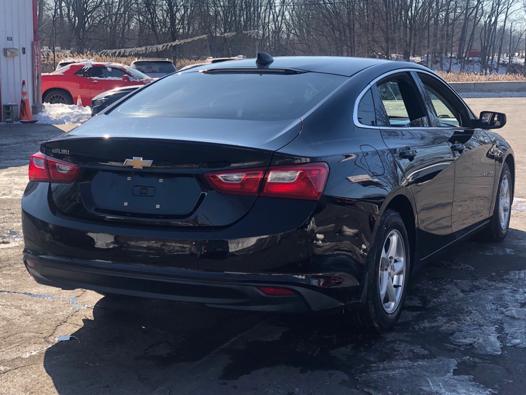 2018 Chevrolet Malibu Image 9
