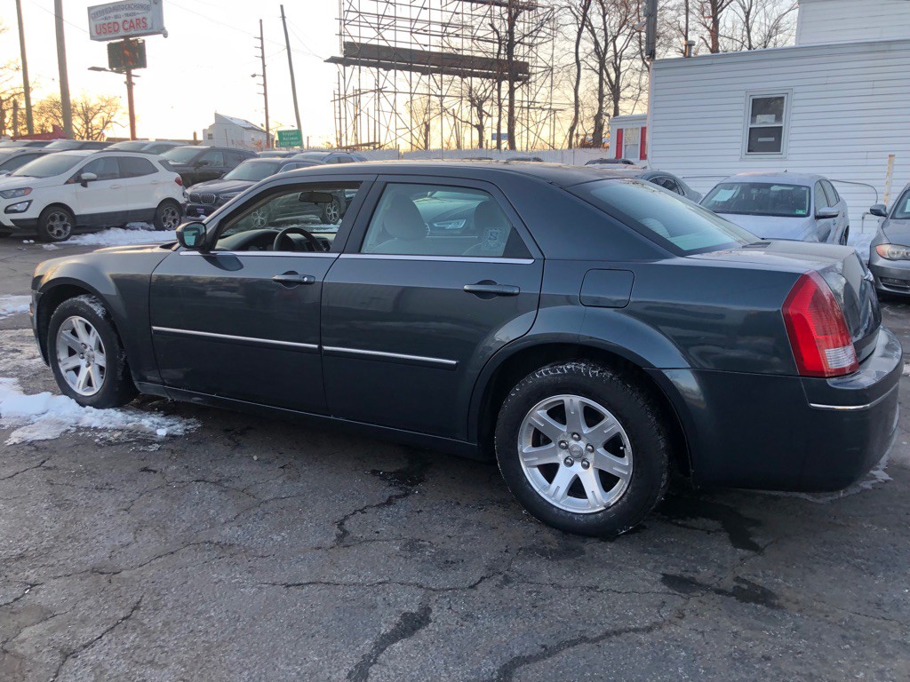 2007 Chrysler 300 Image 5