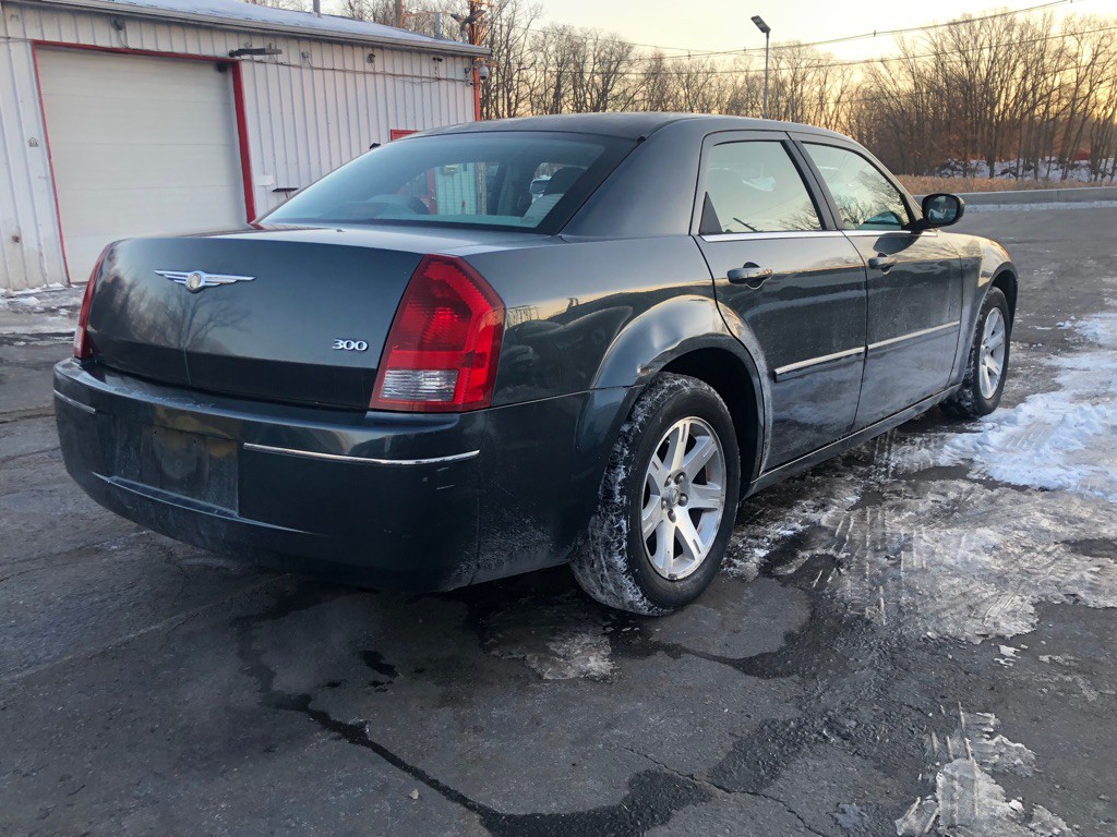 2007 Chrysler 300 Image 6