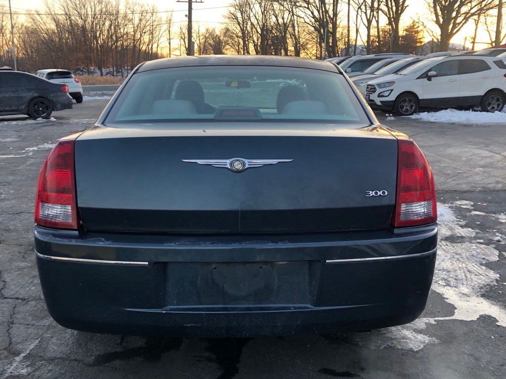 2007 Chrysler 300 Image 7