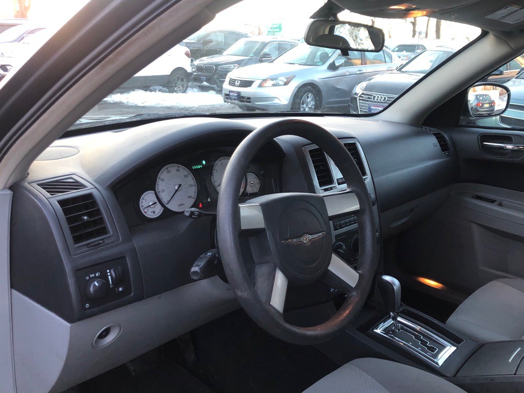 2007 Chrysler 300 Image 10