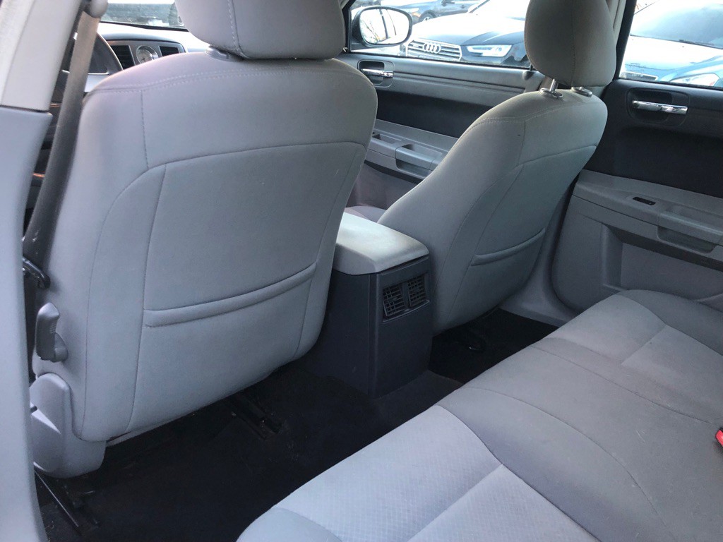 2007 Chrysler 300 Image 16