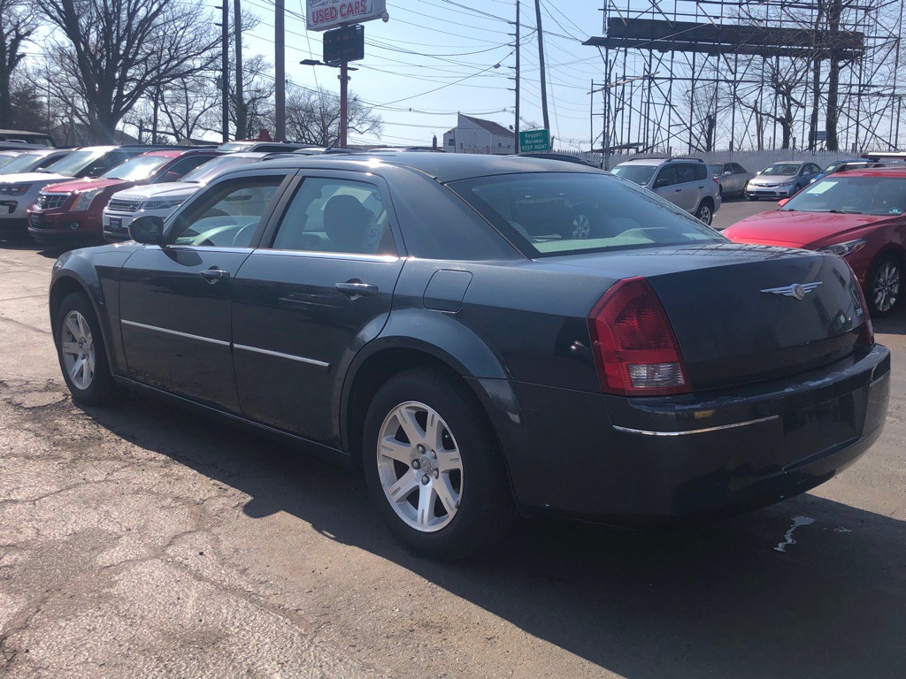 2007 Chrysler 300 Image 3