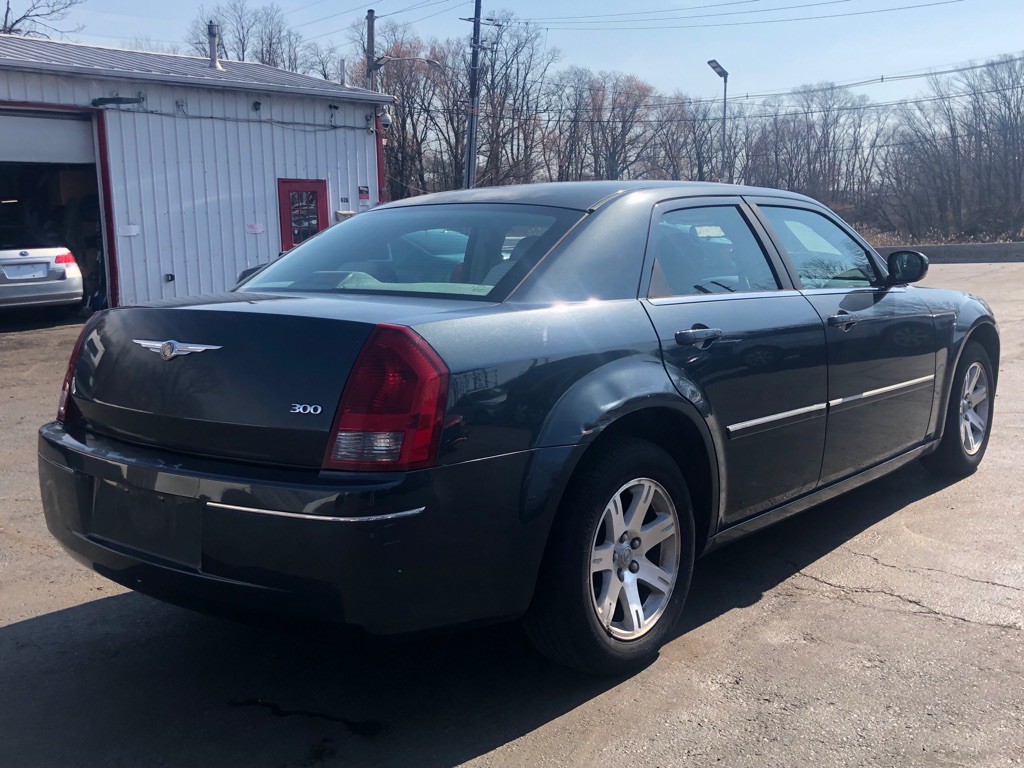 2007 Chrysler 300 Image 6