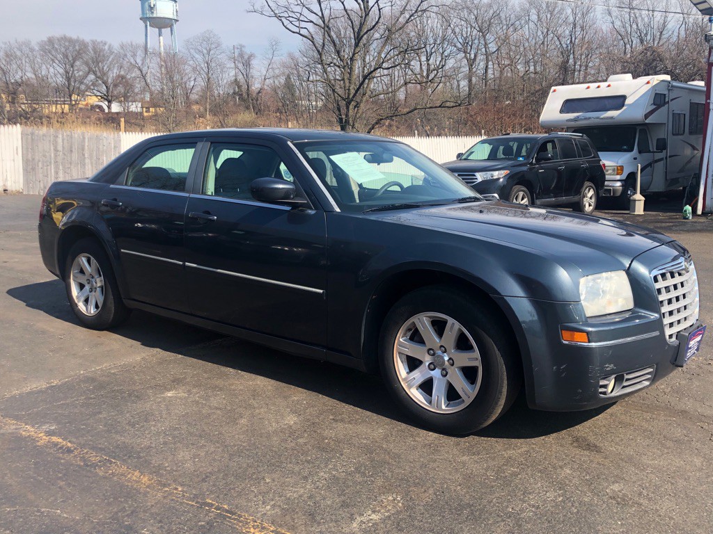 2007 Chrysler 300 Image 8
