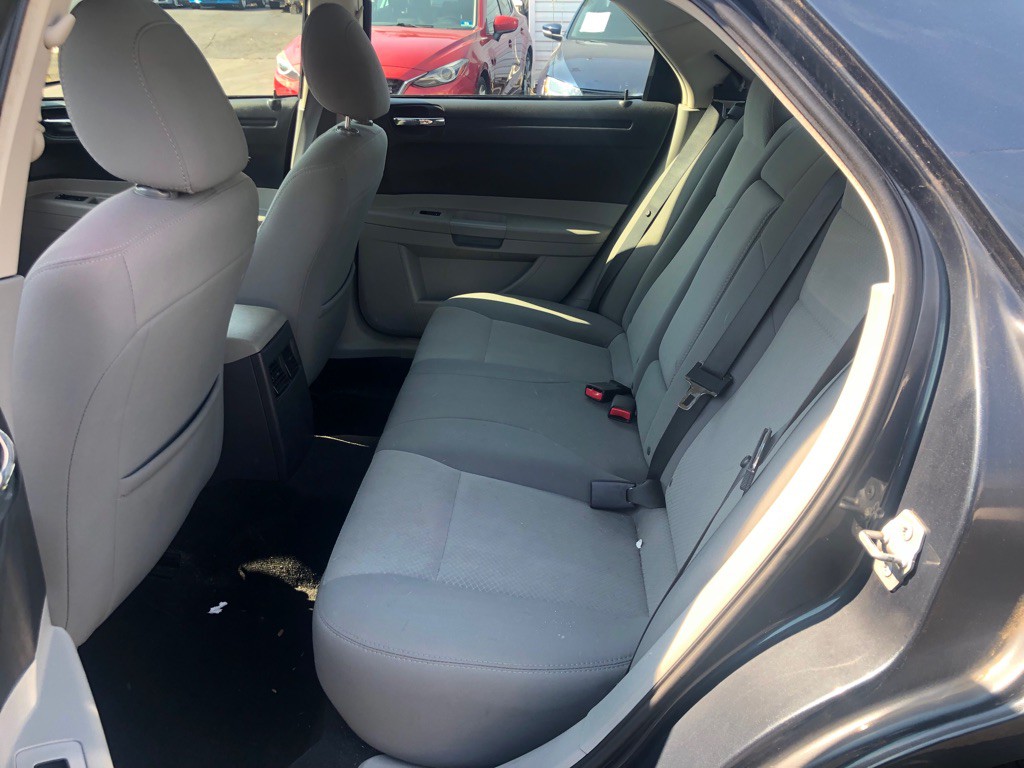 2007 Chrysler 300 Image 23