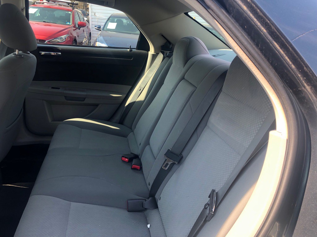 2007 Chrysler 300 Image 24