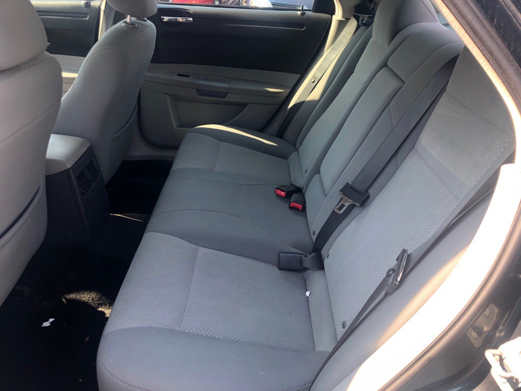 2007 Chrysler 300 Image 25