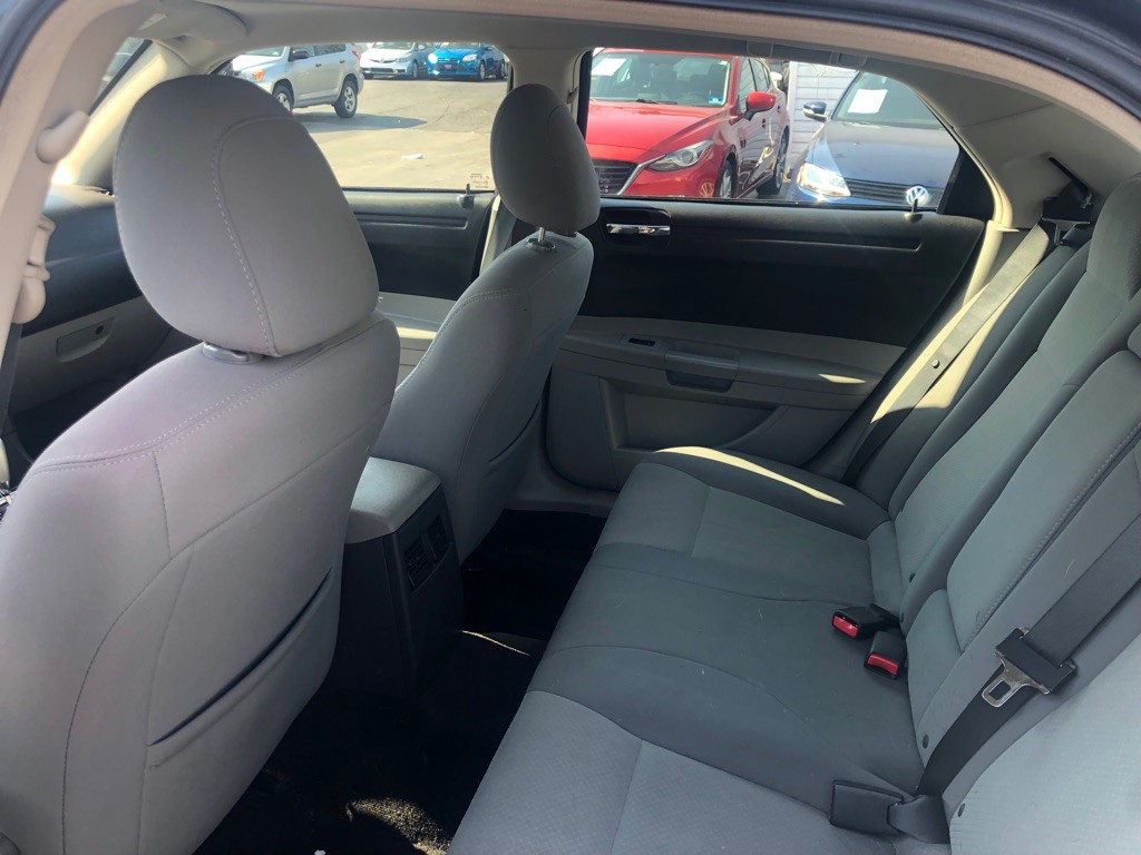 2007 Chrysler 300 Image 26