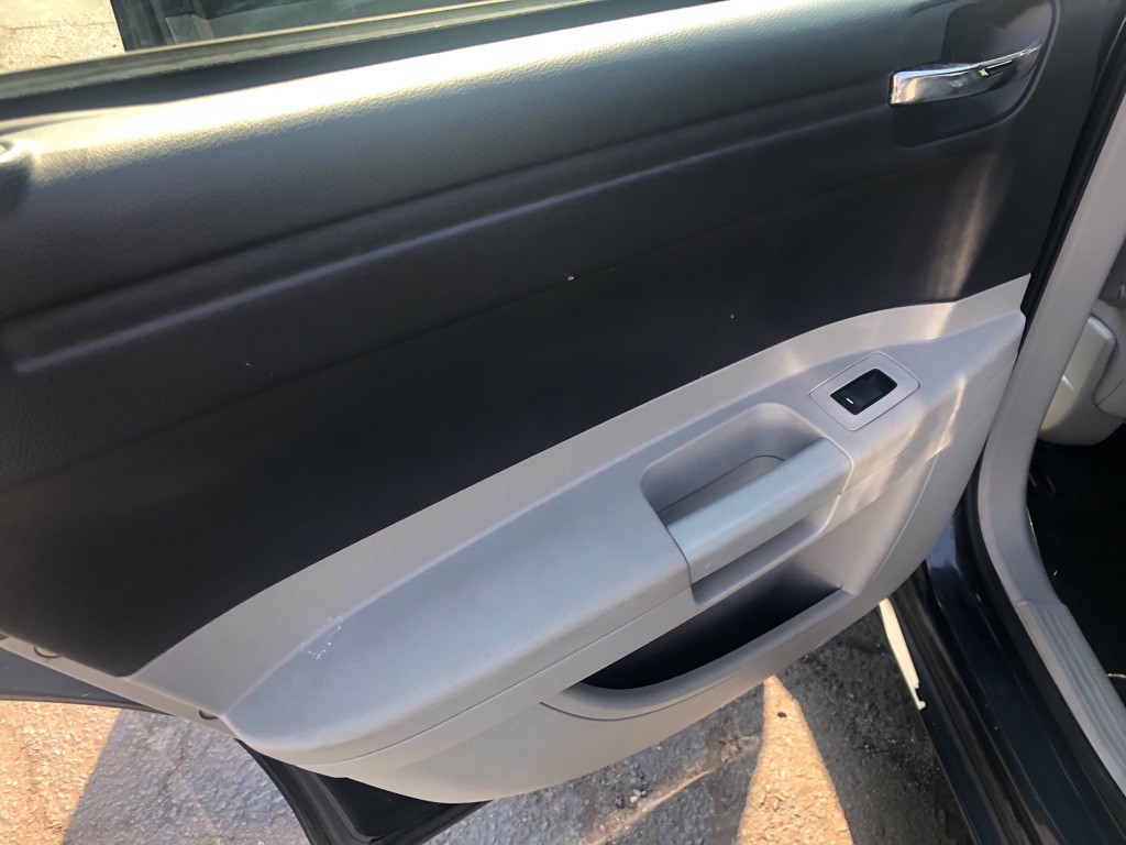 2007 Chrysler 300 Image 28