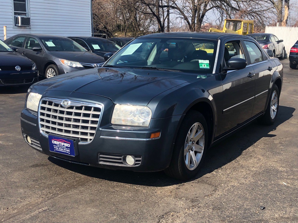 2007 Chrysler 300 Image 2