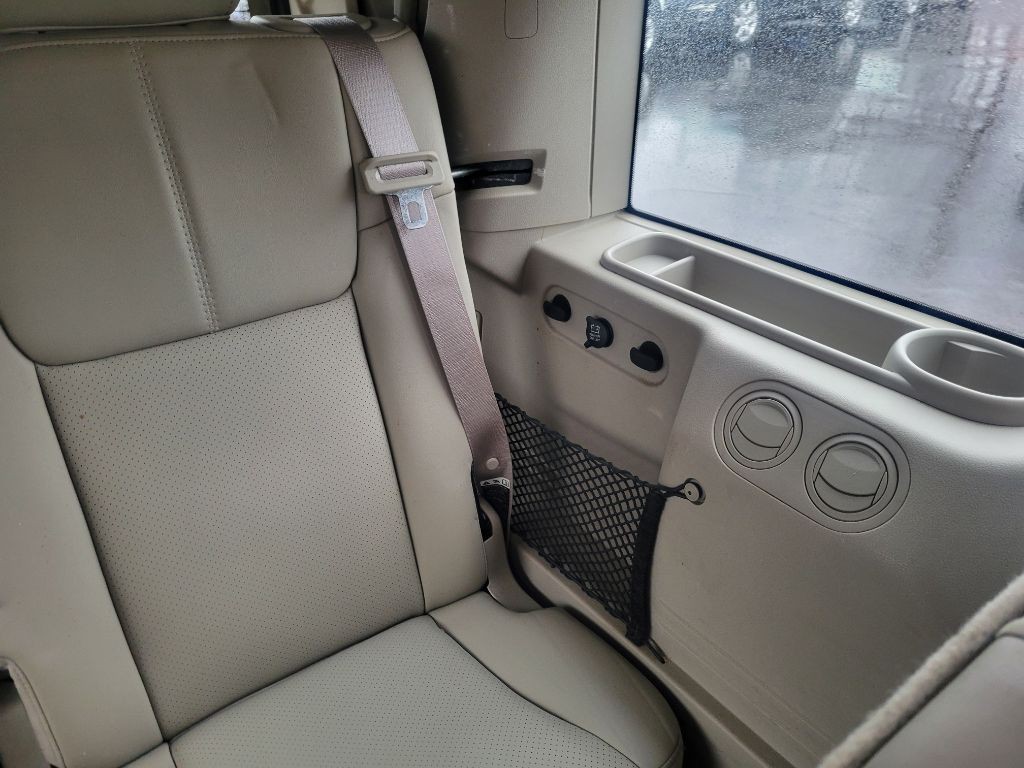 2006 Jeep Commander Image 19