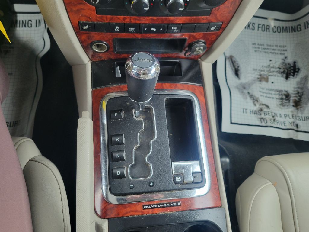 2006 Jeep Commander Image 23