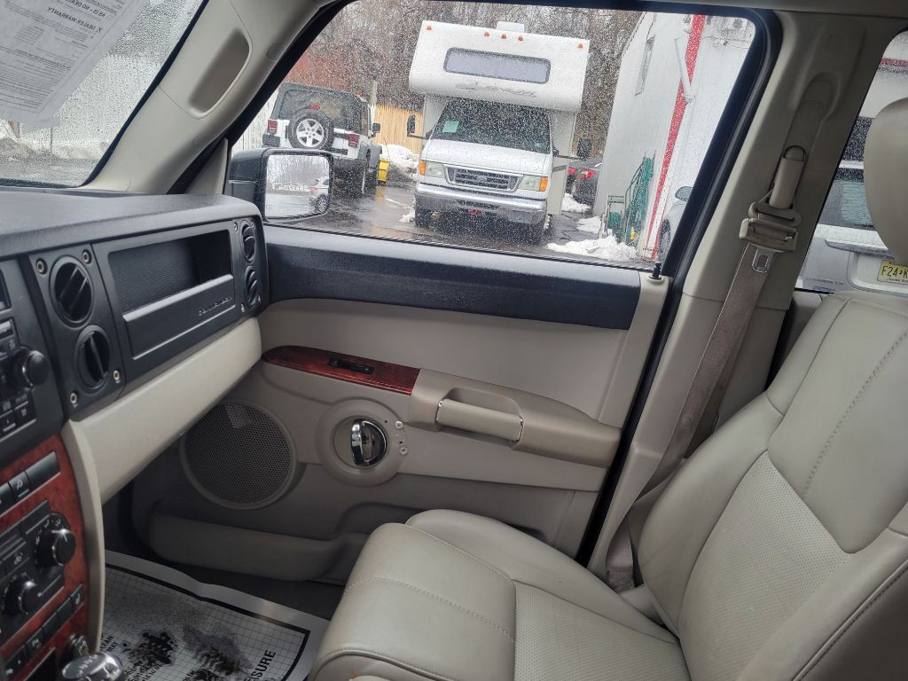 2006 Jeep Commander Image 25
