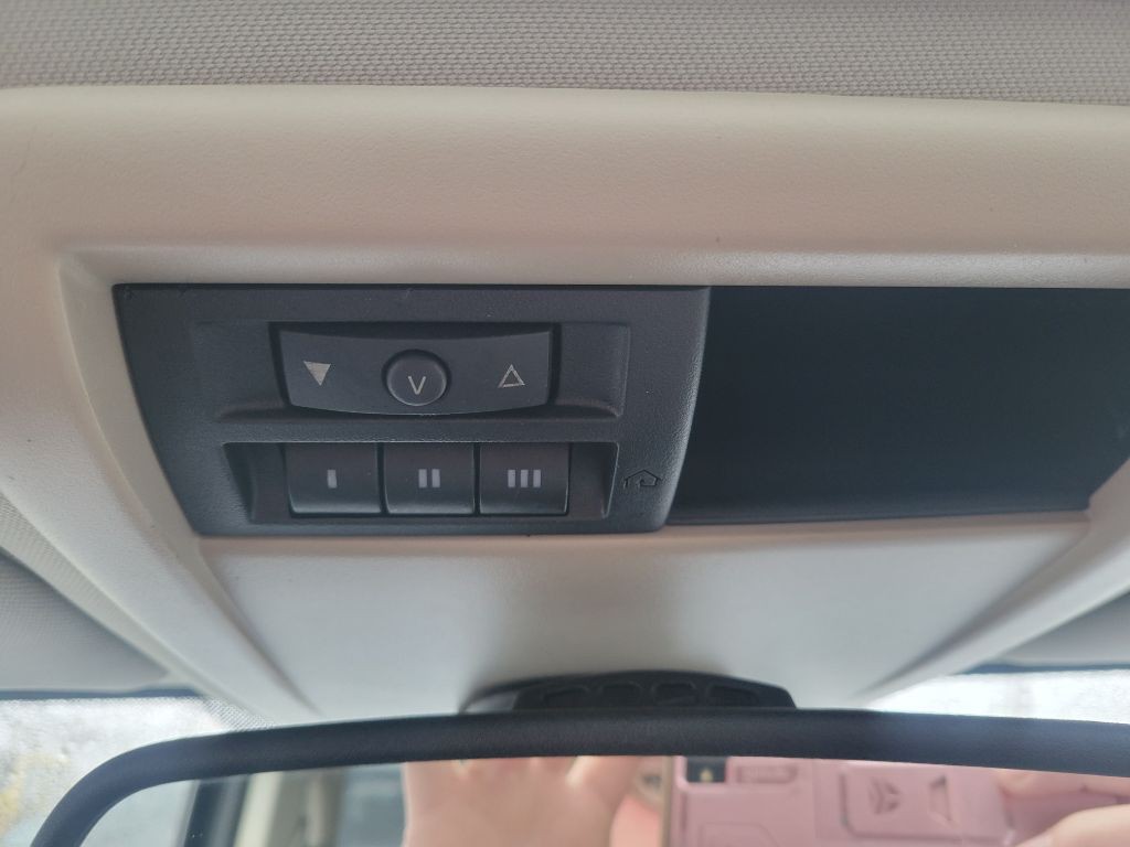 2006 Jeep Commander Image 26