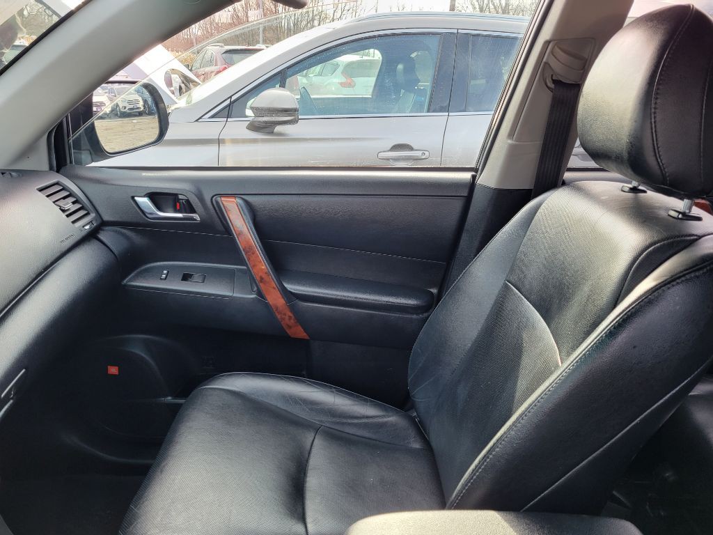 2012 Toyota Highlander Image 23