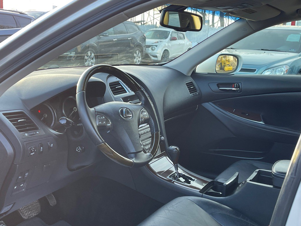 2012 Lexus ES Image 9