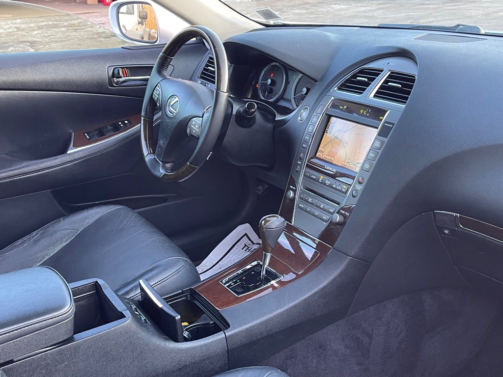 2012 Lexus ES Image 27