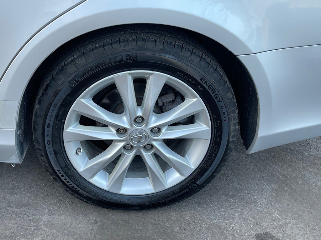 2012 Lexus ES Image 29