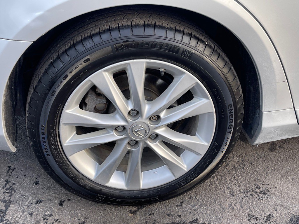 2012 Lexus ES Image 30