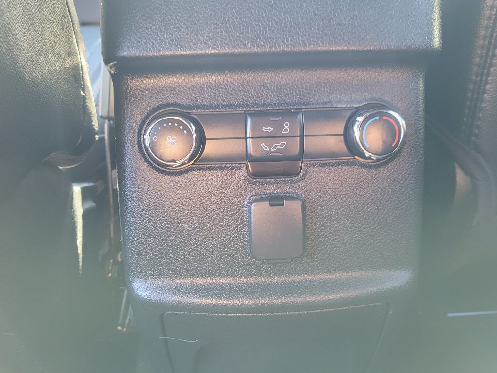 2019 Ford Explorer Image 19