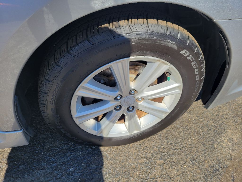 2011 Subaru Legacy Image 13