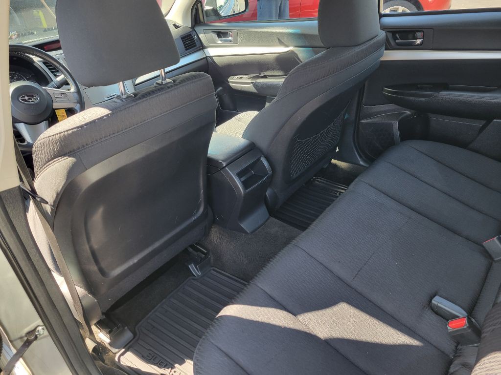 2011 Subaru Legacy Image 18