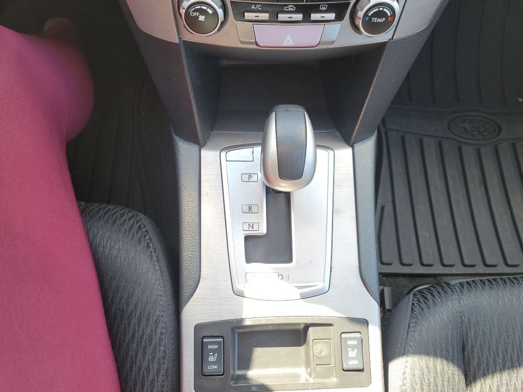 2011 Subaru Legacy Image 25