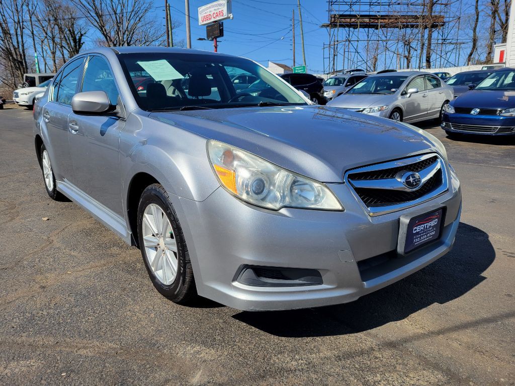 2011 Subaru Legacy Image 1