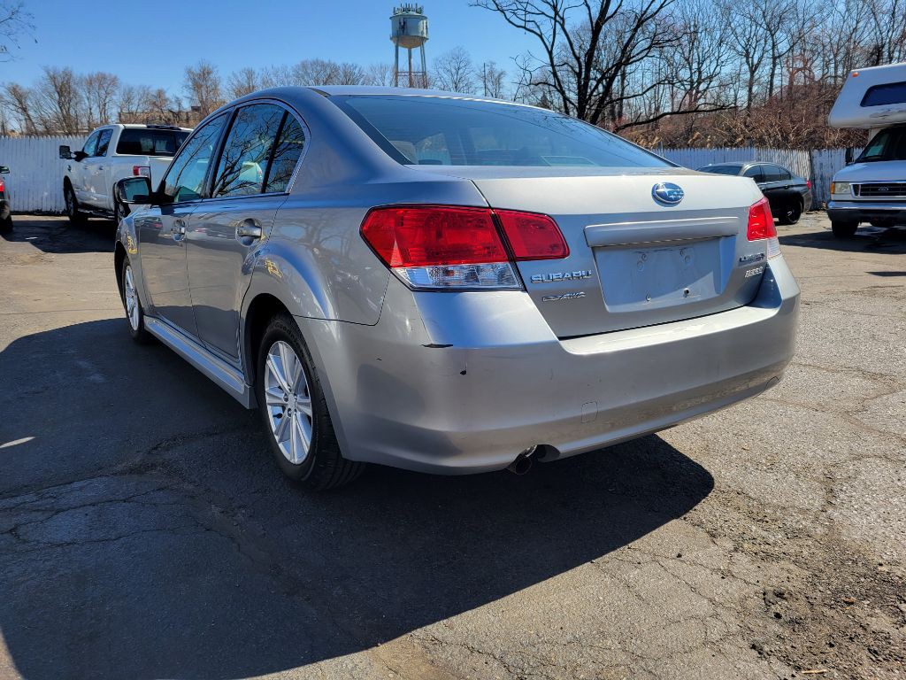 2011 Subaru Legacy Image 5