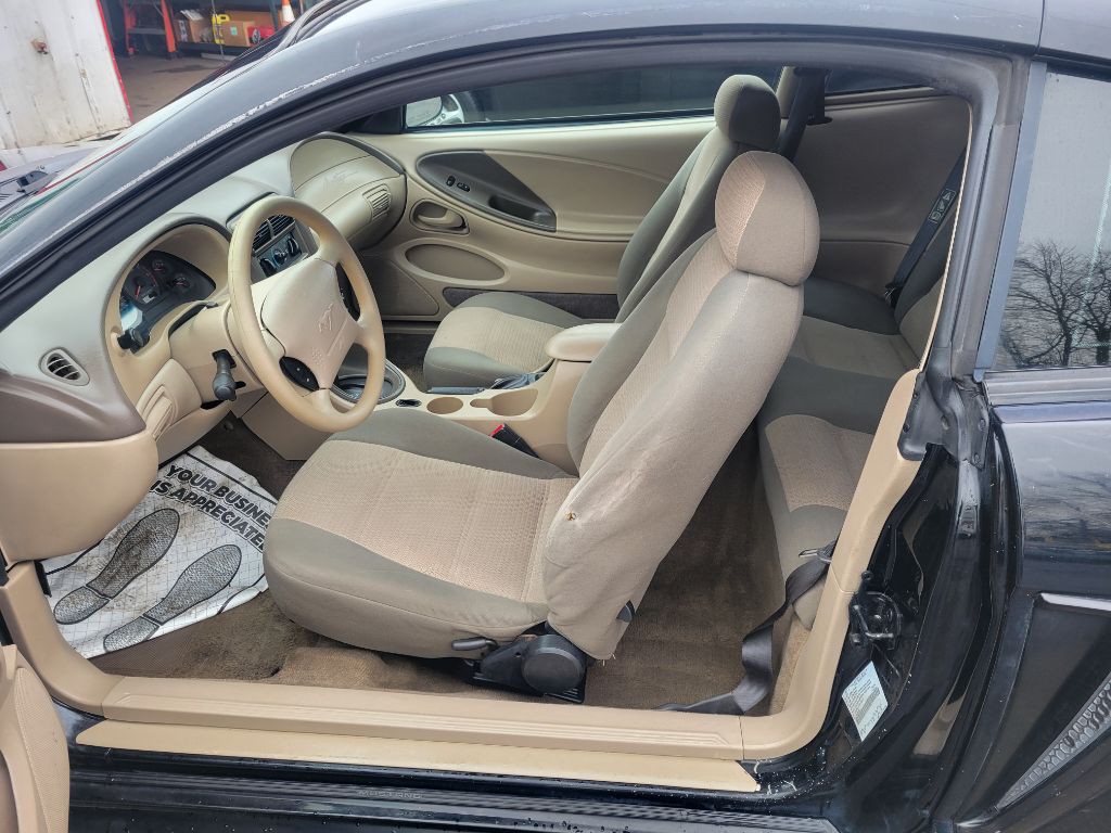 2001 Ford Mustang Image 10